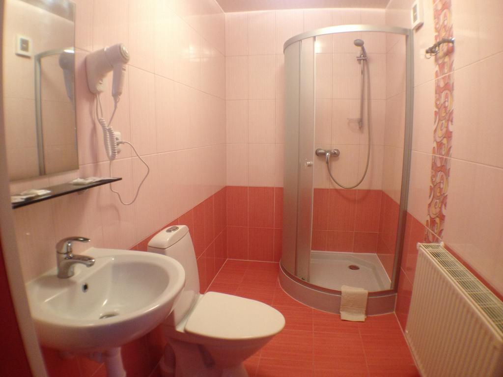 Motelis Bu-Bu Pļaviņas Zewnętrze zdjęcie